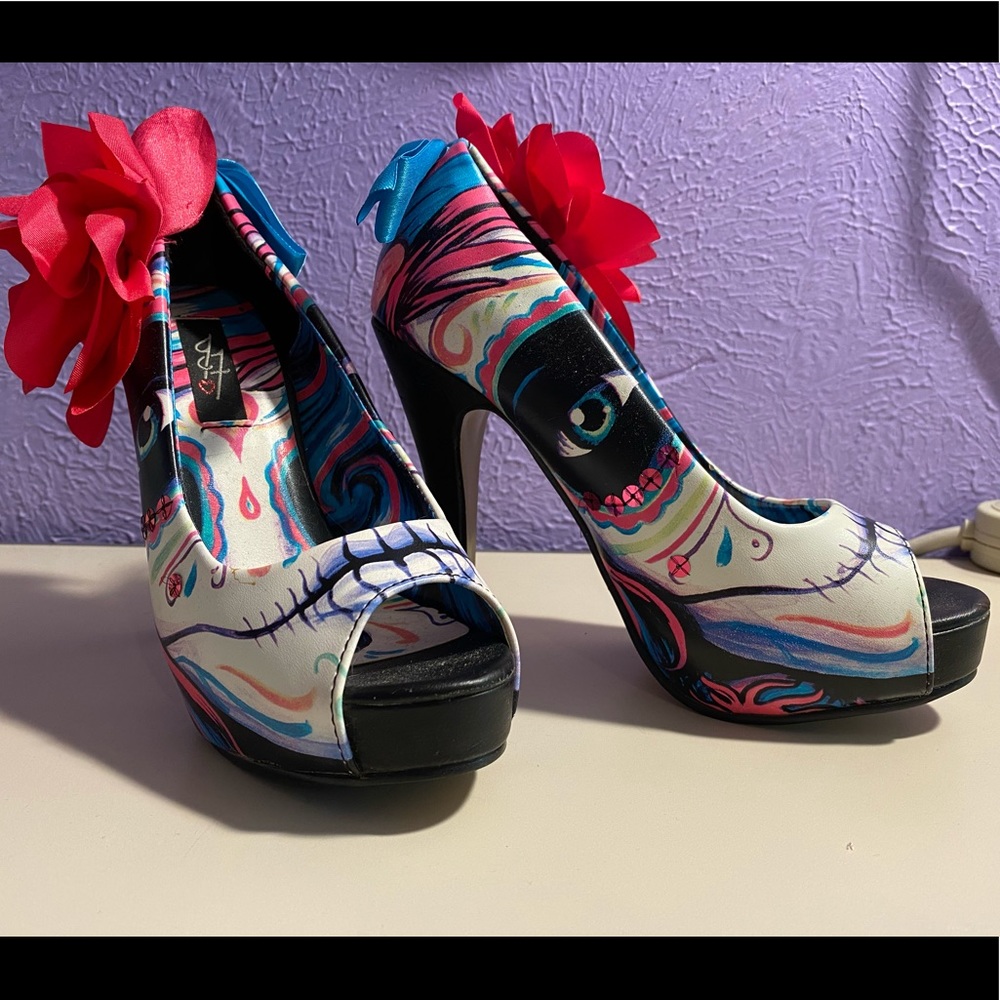 Beautiful Sugar Skull Platform Pumps
